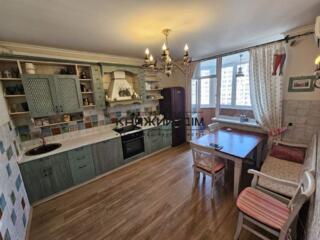 Продаж 4-х к.кв. по вул. Є.Чавдар буд. 3, м. Осокорки - 5 хв.пішки в .