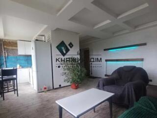 Продаж 2-х к.кв. - студіо на Русанівці по вул. Ентузіастів буд. 17 в .