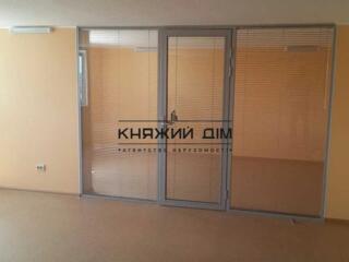 Продаж приміщення (квартири) по Чавдар 13. Площа 80 м2. Творча ...