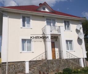 Продается 3-х этажный дом на Осокорках в 2 км от м. Славутич рядом с .