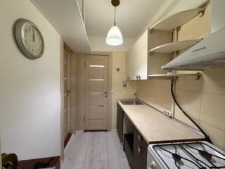 Продам 2х комн.квартиру в Приморском районе с подсобным помещением 28 