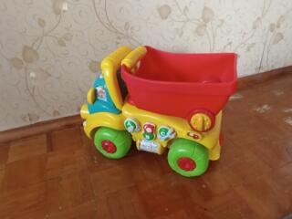 Детская машинка и качели