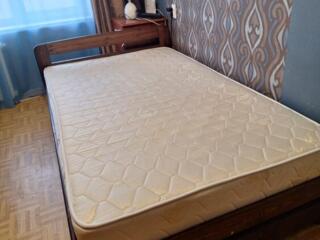 Кровать с матрасом