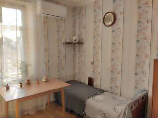 Продается однокомнатная квартира на Кировском поселке.