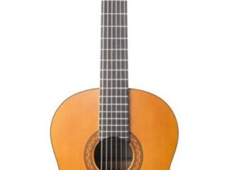 Vând chitara Yamaha C40