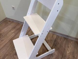 Продам ортопедический, растущий стул для школьника до 12 лет