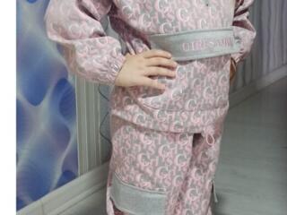 Продам костюм