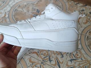 «Новые кроссовки 45 — всего 50$»