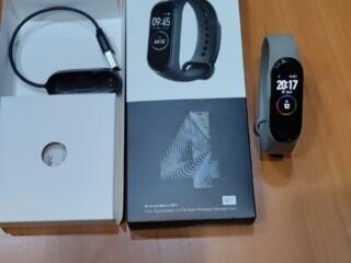 Продам часы Сяоми Mi Band 4