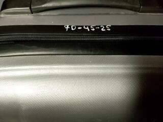 Чемодан 70 см высотой