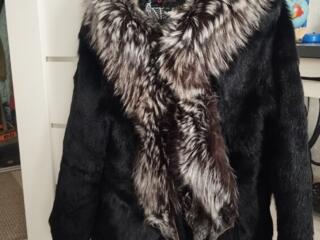 Продается натуральный полушубок-горный козлик, воротник чернобурка