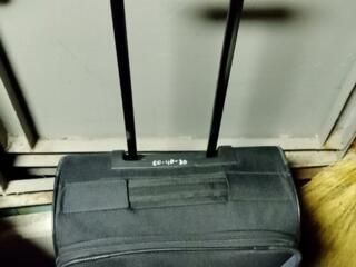 Чемодан 60 см высотой