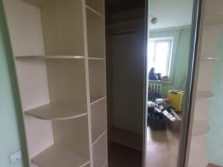 Продам угловой шкаф