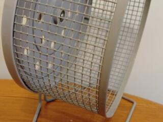 Колесо для гризунів на підставці диаметр 18 см. Бельгия