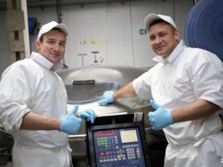 Работа во Франции на изготовлении колбас. Зарплата 2000 евро.