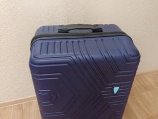 Продам чемодан