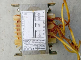 Transformator 230V-250V/2A; -18V/5A: 5V/5A: 9V/4A: 5V//6A: 12V/6A. 3200 LEI.