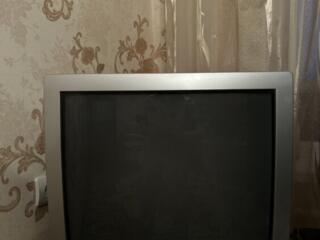 Продам телевизор 200р