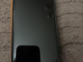 Мобильный телефон айфон 11