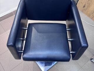 Продам - Парикмахерское кресло