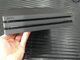 Продам PS4 PRO 3-я ревизия