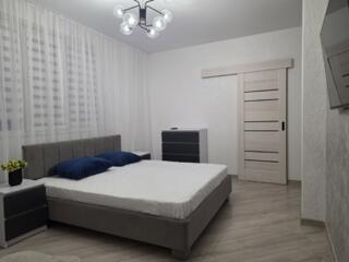 Долгосрочно современную просторную квартиру в новом доме(Балка)