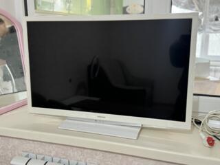 Продам телевизор рабочий 700