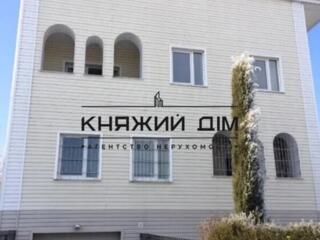 Предлагается на продажу современный 3-х эт. дом в селе Петровское, ...