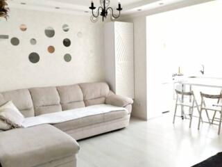 Продам 3-х комнатную квартиру. Перепланирована с большой 1 комнатной. 