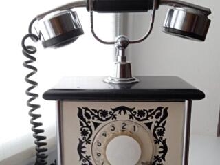 Продается телефонный аппарат 1985 года