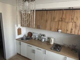 Продам 2 ком. квартиру на Академика Королева