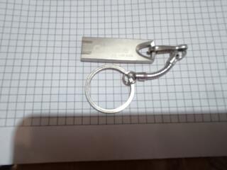 Продаю флэшку на 32 ГБ