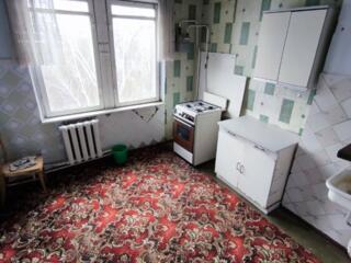 Продам двухкомнатную квартиру, 5/5, 50 кв., большая кухня 9 кв.!