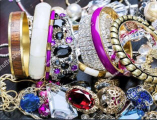 Куплю б/у бижутерию, часы И разное другое! 