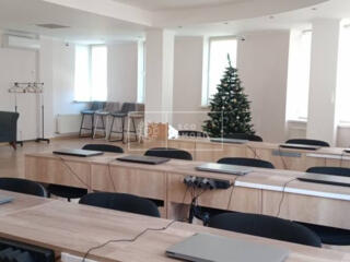 Se oferă spre chirie oficiu în sectorul Centru, pe str. Lev Tolstoi, .