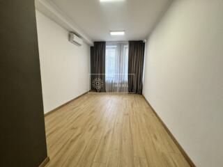 Se dă în chirie oficiu pe str. București, colț cu str. Armenească, cu 