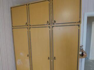 Продам большой шкаф