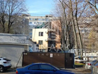 Chirie oficiu cu loc de parcare în inima sect.Râșcani. ...