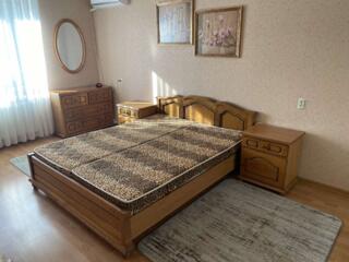 Спальный гарнитур в идеальном состоянии