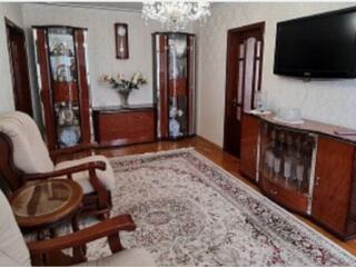 Продам квартиру 62 кв. м., 5/5, ул. Паустовского/Добровольского пр.