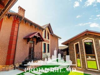 ​ Vă propunem spre chirie această сasă în 2 nivele amplasată în sect. 