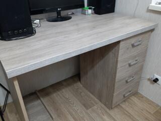 Продам стол В Отличном Состоянии!