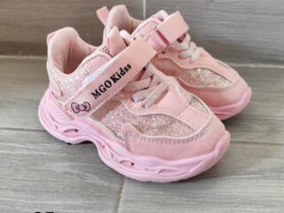 На девочку 19-24