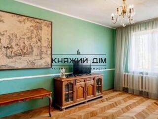 Продається БЕЗ КОМІСІЇ гідна 3 кімнатна квартира по вул. Вишняківська 