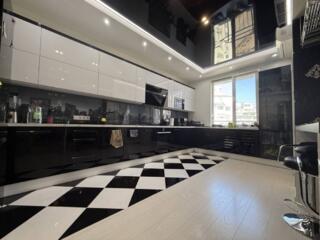 Предлагается к продаже стильная 2-х комнатная квартира с дизайнерским 