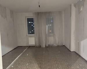 Предлагается к продаже трехкомнатная квартира на Сахарова. Общая ...