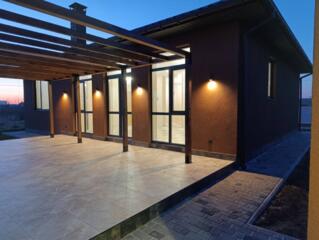 Продам одноэтажный новый дом в Фонтанке. Дом современной планировки: .