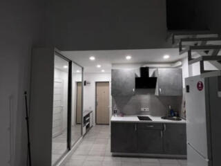 Продам двухуровневую квартиру на пос. Котовского