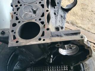 Блок в мерседес 2.0 D (601)