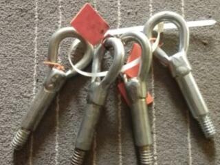 Крюки для буксировки автомобилей